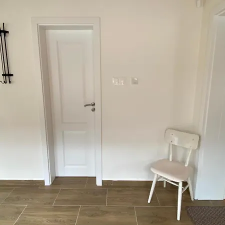 Rusinska Chyza Apartment Ulic