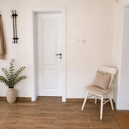 Rusinska Chyza Apartment *